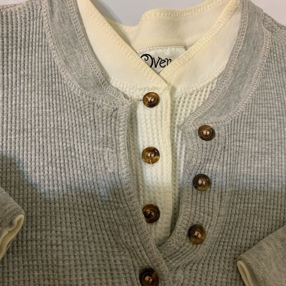 Over & Out 1/4 Button-UP Thermal Long Sleeves Gray/Ivory Top - Picture 5 of 8